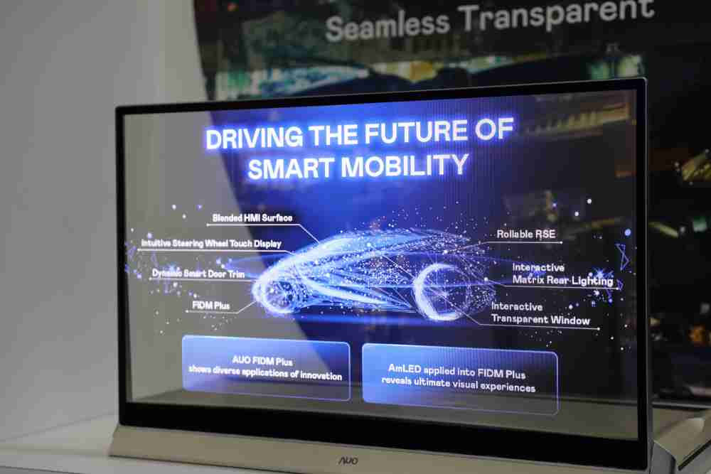 918.COM凭借着超高亮度和透明度，，这款30吋透明Micro LED显示器在AR系统与智慧零售具有潜在的应用价值。。。